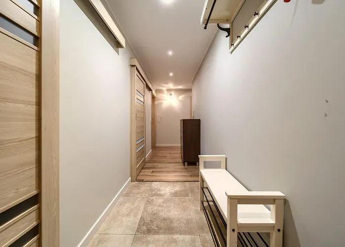 Babiego Lata Spacious Apartment