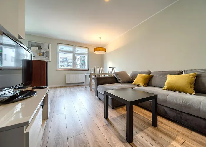 Babiego Lata Spacious Apartment